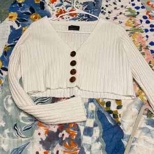 URBAN OUTFITTERS cropped white sweater with buttons